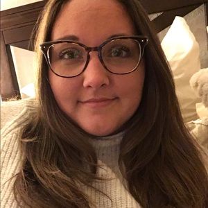 Meet your Posher, Lauren